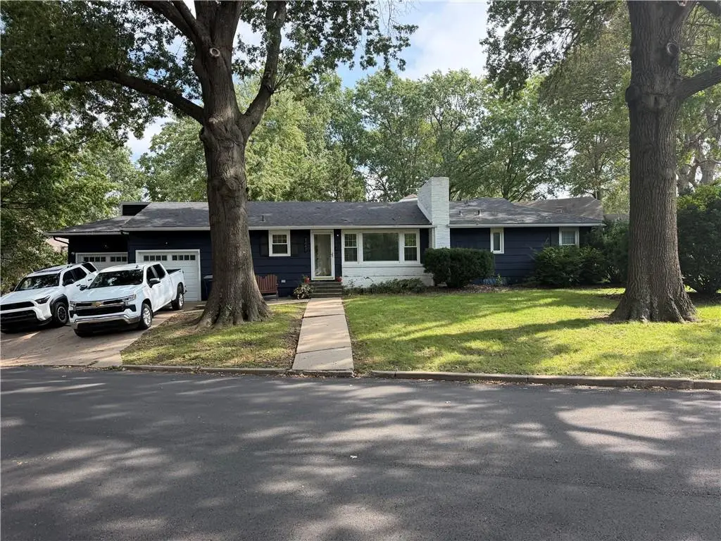 7447 Grand Avenue, Kansas City, MO 64114 - #1