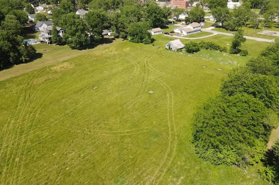 401 N Platte Avenue, Edgerton, MO 64444 - #2