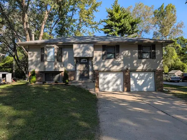 306 SE 21st Street, Oak Grove, MO 64075