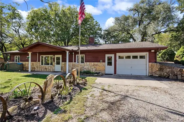 426 Halderman Street, Lecompton, KS 66050