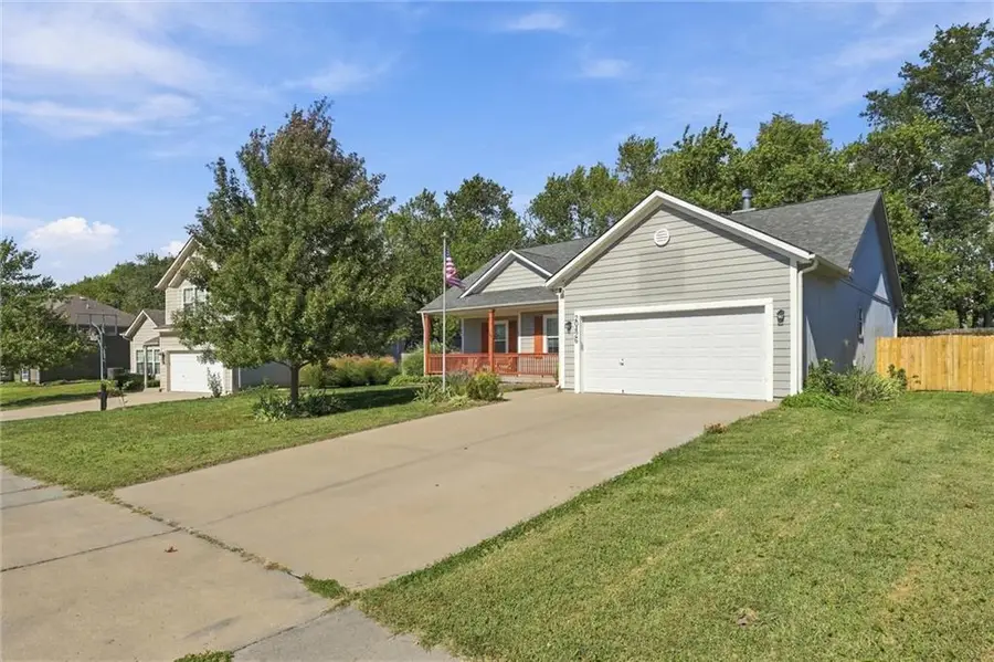 20426 W 220th Terrace, Spring Hill, KS 66083 - #2