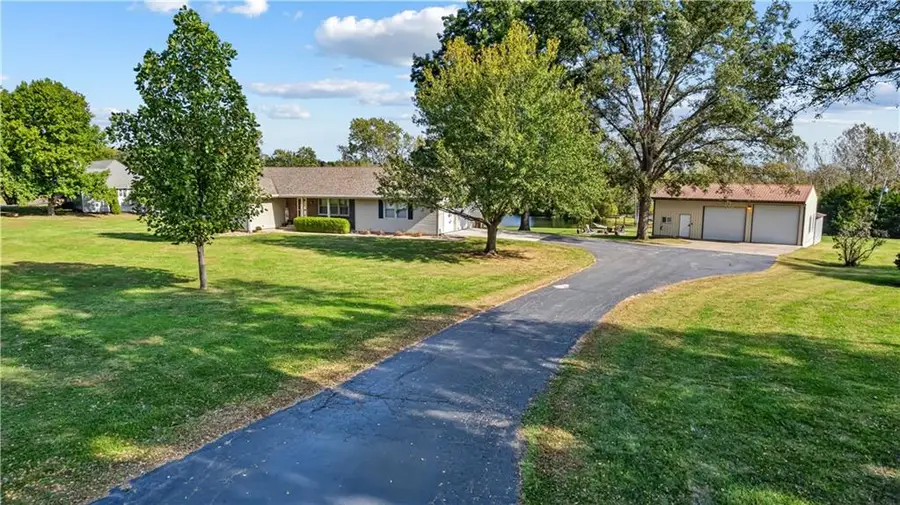 22195 Dunn Drive, Spring Hill, KS 66083 - #2