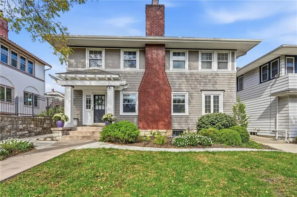 410 Huntington Road, Kansas City, MO 64113 - #1