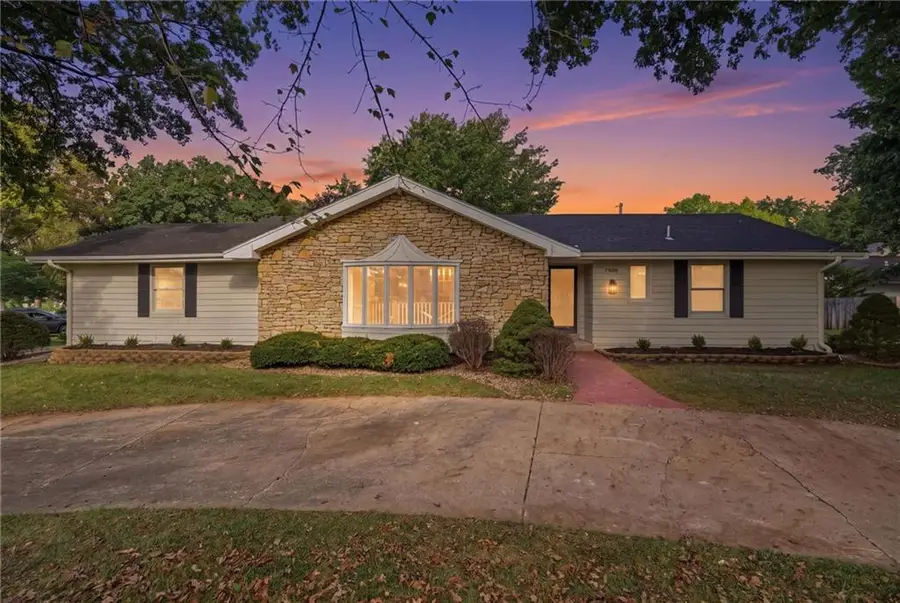 7206 W 101st Terrace, Overland Park, KS 66212 - #2