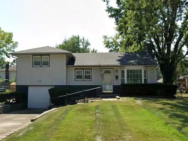 13613 W 90th Place, Lenexa, KS 66215