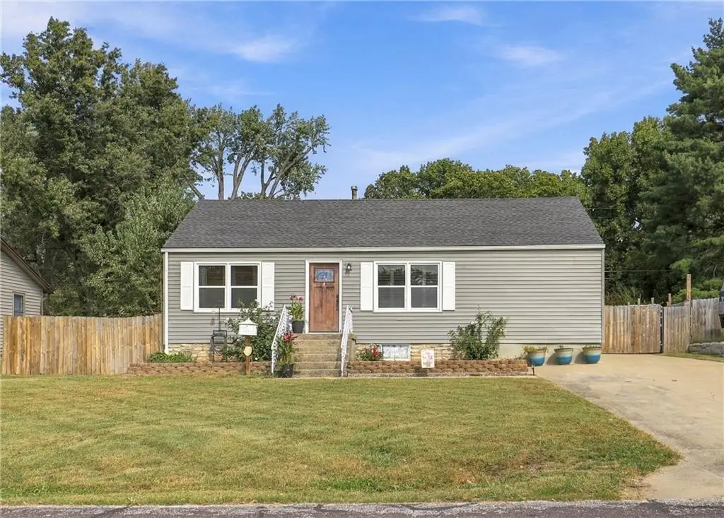 9604 E 69th Street, Raytown, MO 64133 - #1