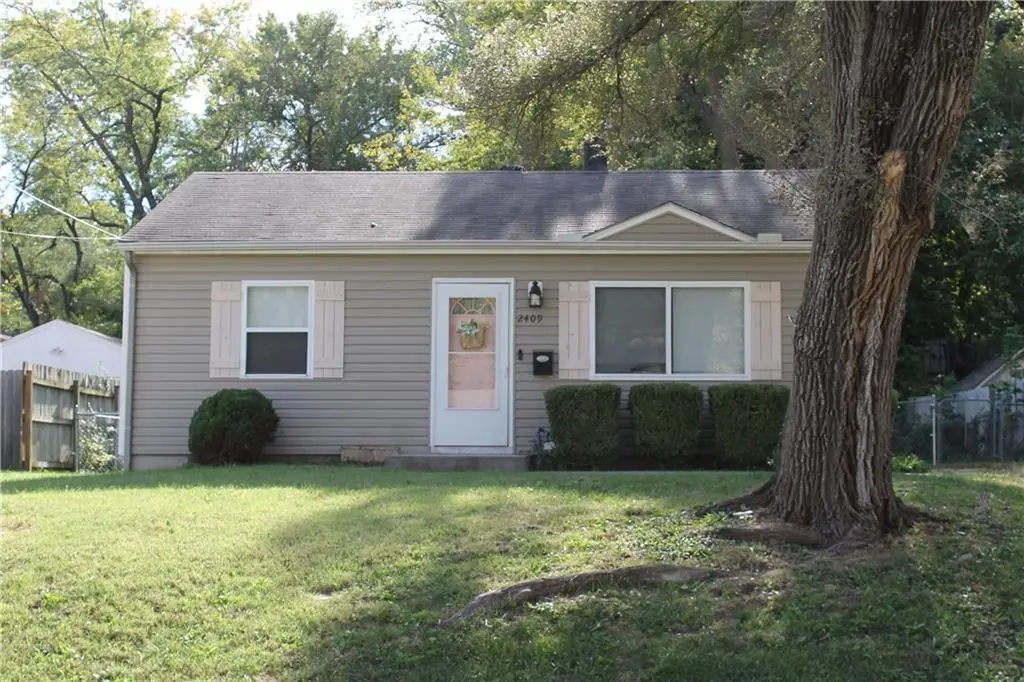 2409 NE Pursell Road, Gladstone, MO 64118 - #1