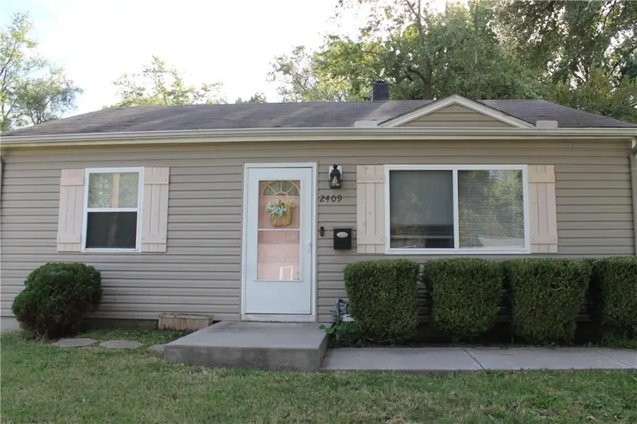 2409 NE Pursell Road, Gladstone, MO 64118 - #2