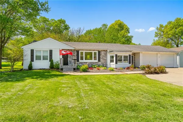 107 S Johnson Drive, Odessa, MO 64076