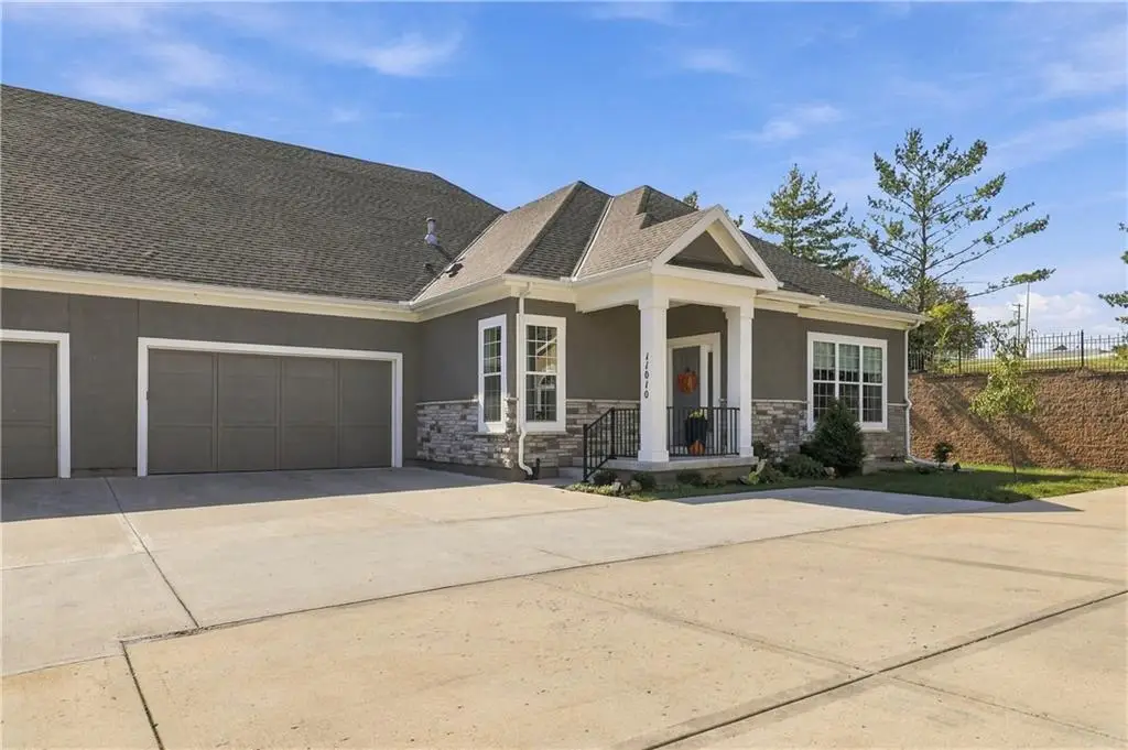 11010 Charlotte Street, Kansas City, MO 64131 - #1