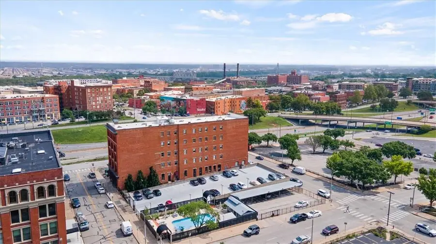 609 Central Street #1208, Kansas City, MO 64105 - #3