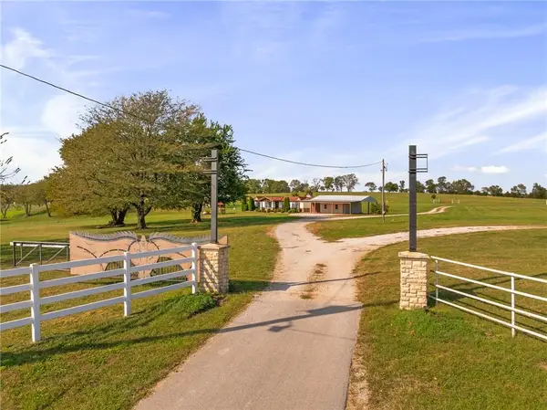 25160 W 223rd Street, Spring Hill, KS 66083