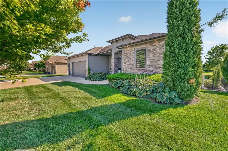 4316 S Stone Canyon Drive, Blue Springs, MO 64015 - #2
