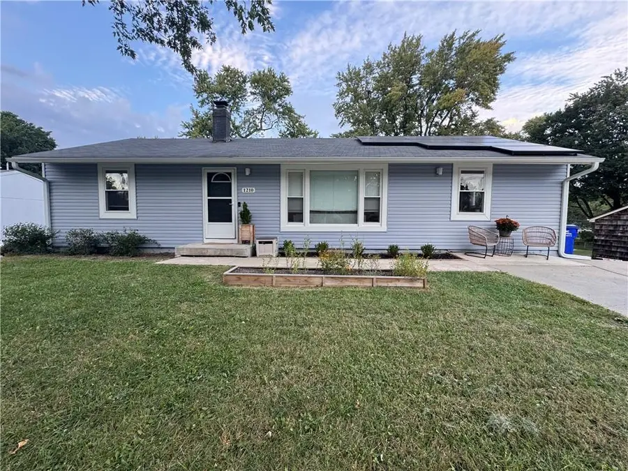1210 NE Shady Lane Drive, Gladstone, MO 64118 - #2