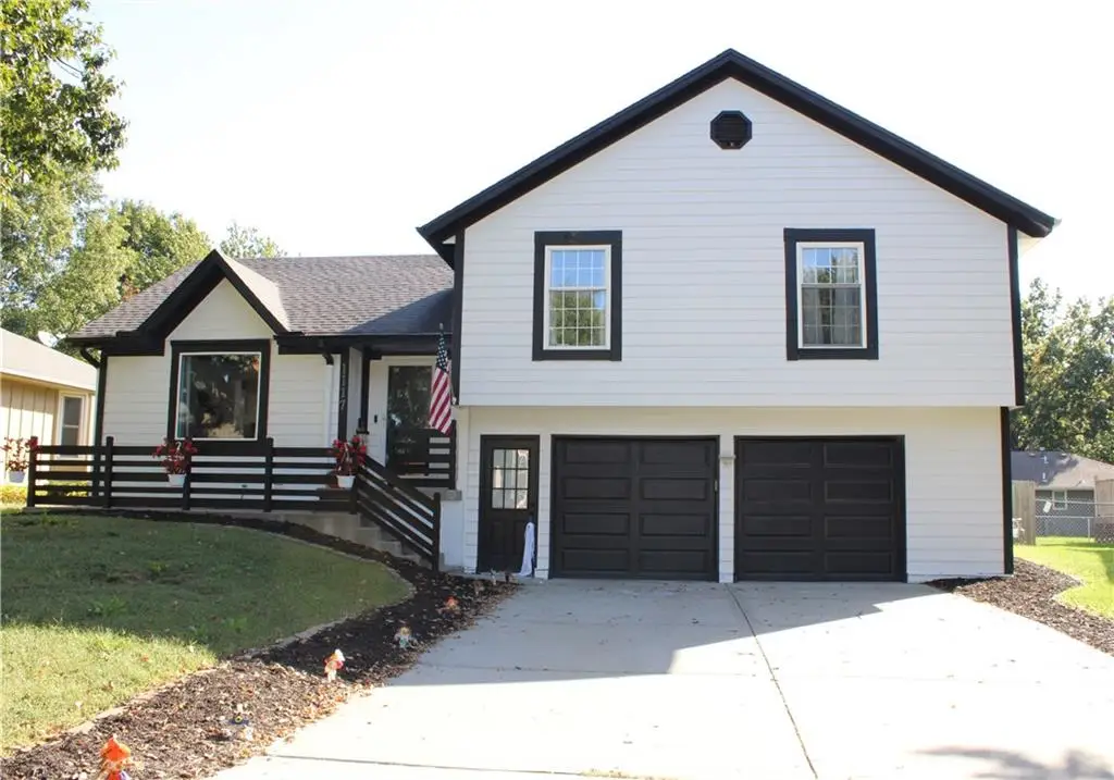 1117 NE Ridgeview Drive, Lees Summit, MO 64086 - #1