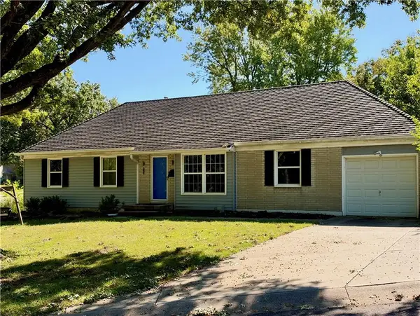 9702 Eby Street, Overland Park, KS 66212