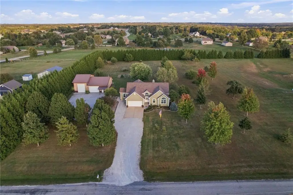 27423 New Lancaster Road, Louisburg, KS 66053 - #1