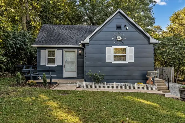 1302 S Hedges Avenue, Independence, MO 64052