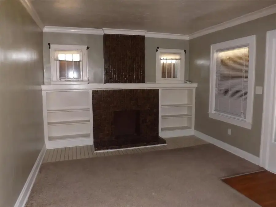 340 Elmwood Avenue, Kansas City, MO 64124 - #2