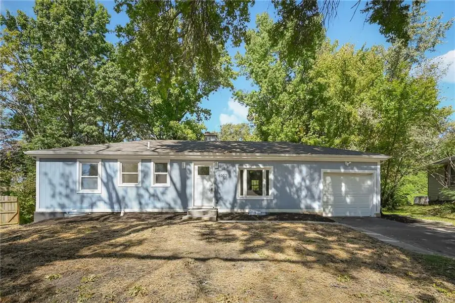 6902 E 98th Terrace, Kansas City, MO 64134 - #2