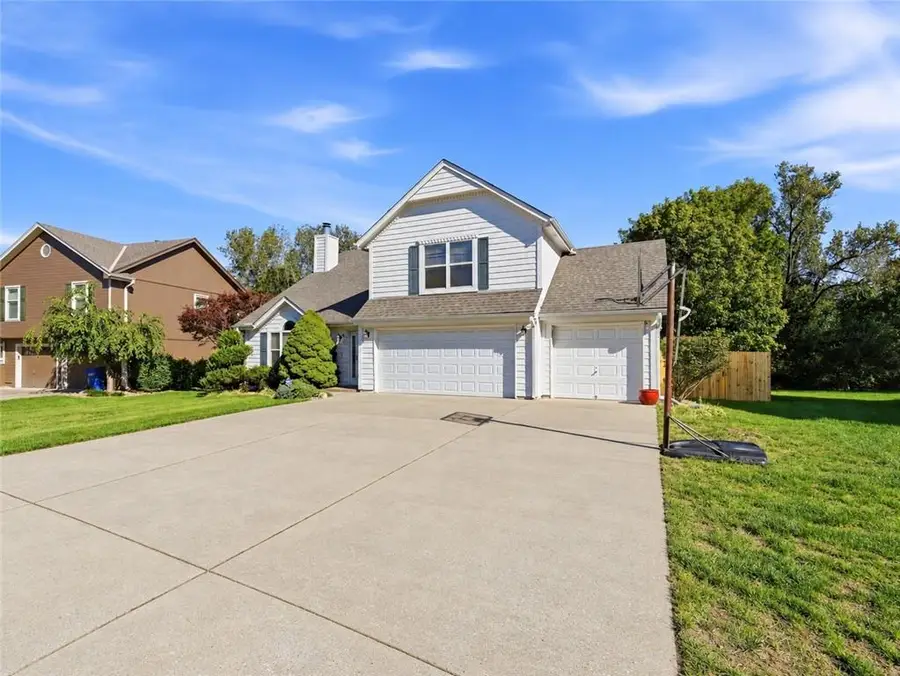 337 NE Dreamweaver Avenue, Lees Summit, MO 64086 - #3