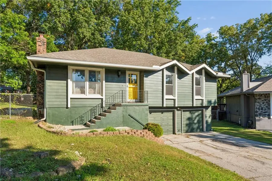 700 NE 55th Street, Kansas City, MO 64118 - #2
