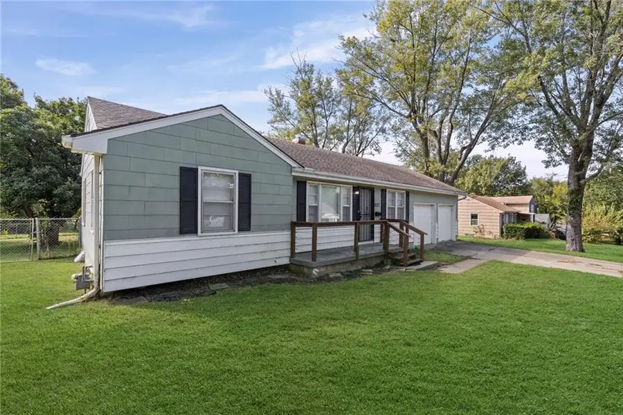 10137 E 80th Street, Raytown, MO 64138 - #2