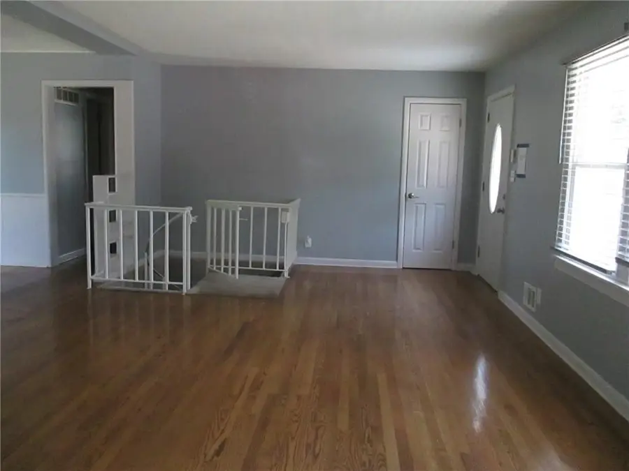3811 S Delaware Avenue, Independence, MO 64055 - #3