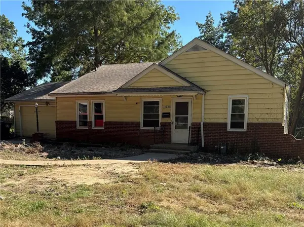 11231 E 14th Street S, Independence, MO 64052