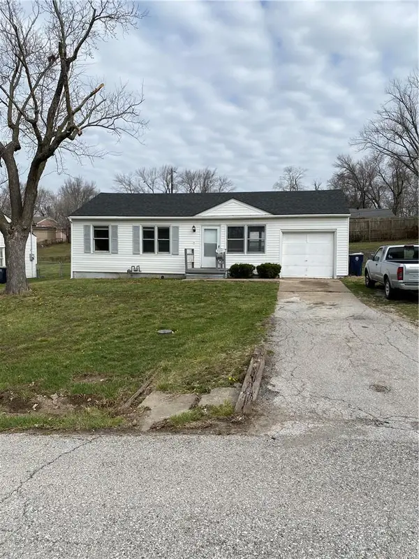 5608 E 101st Terrace, Kansas City, MO 64137