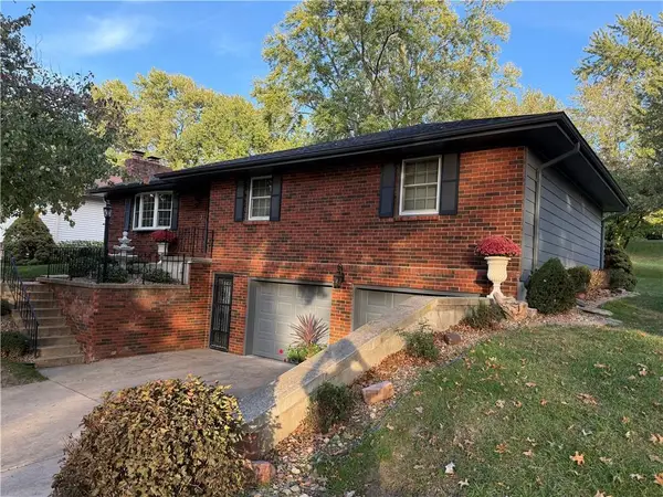 3401 N 36th Terrace, St Joseph, MO 64506