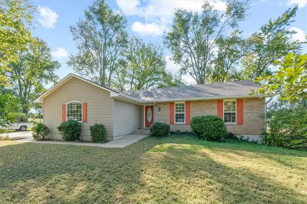 105 W South Street, Spring Hill, KS 66083
