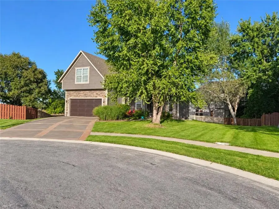867 N Cedar Street, Gardner, KS 66030 - #2