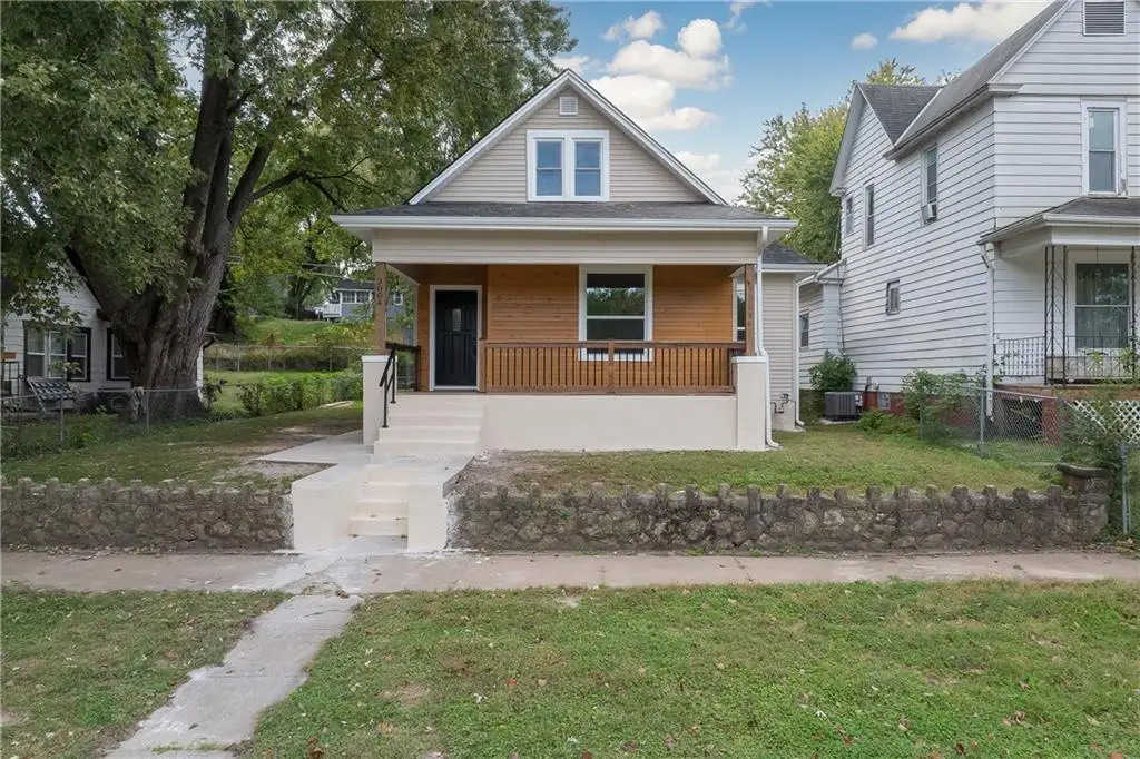 3004 Olive Street, Saint Joseph, MO 64507 - #1