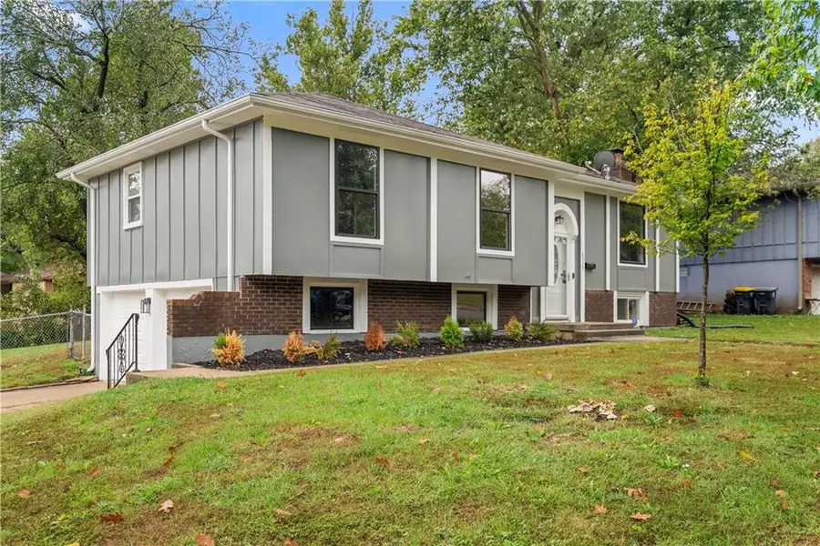 8929 E 90th Terrace, Kansas City, MO 64138 - #3