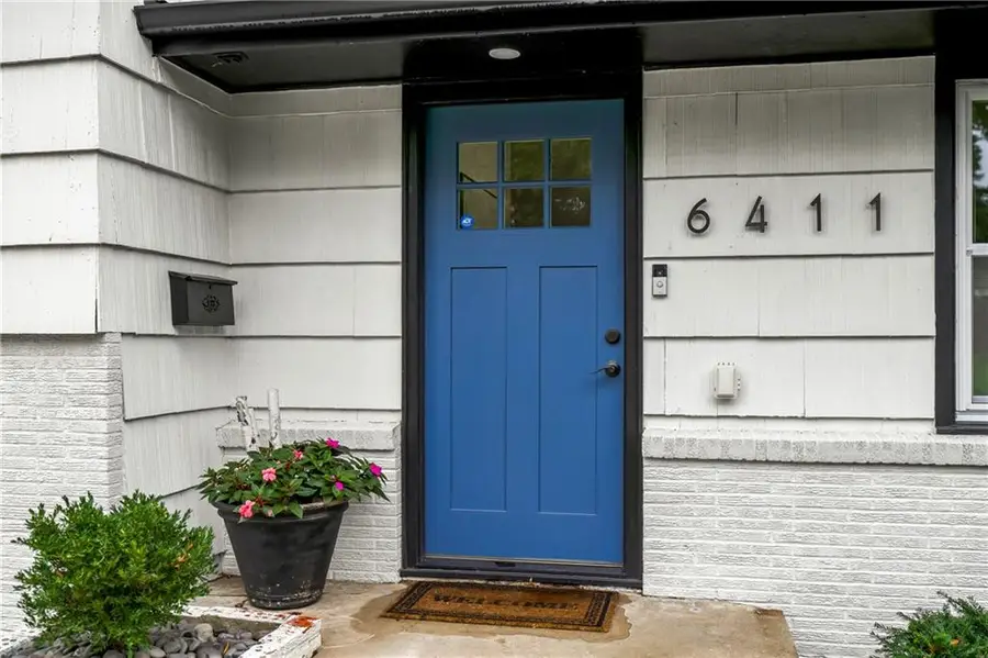 6411 W 77th Street, Prairie Village, KS 66204 - #3