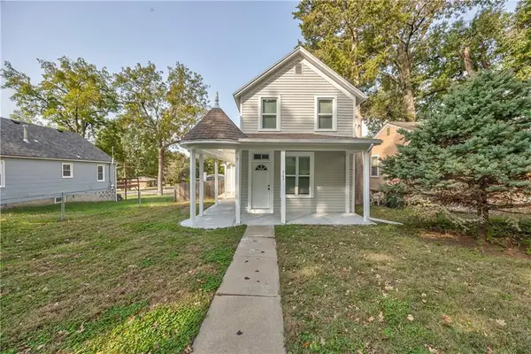 903 N 12th Street, Leavenworth, KS 66048