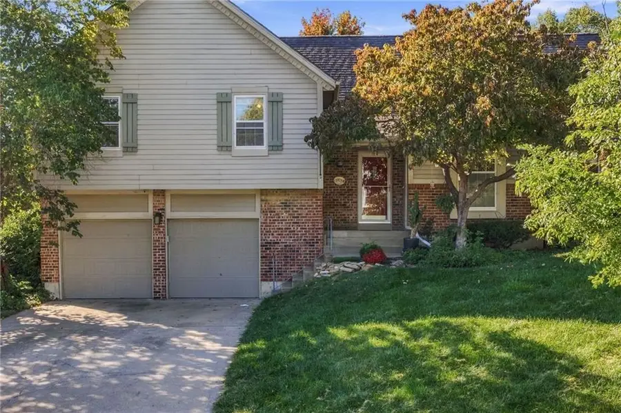 11624 Cody Street, Overland Park, KS 66210 - #3