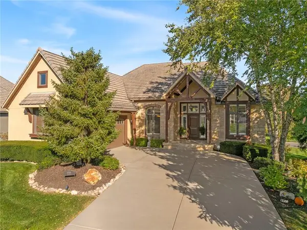8959 Chestnut Street, Lenexa, KS 66220