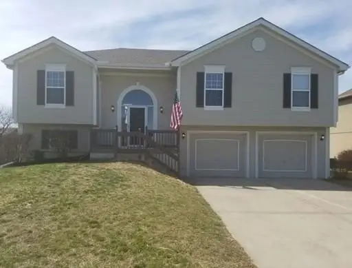 10924 N Marsh Avenue, Kansas City, MO 64157