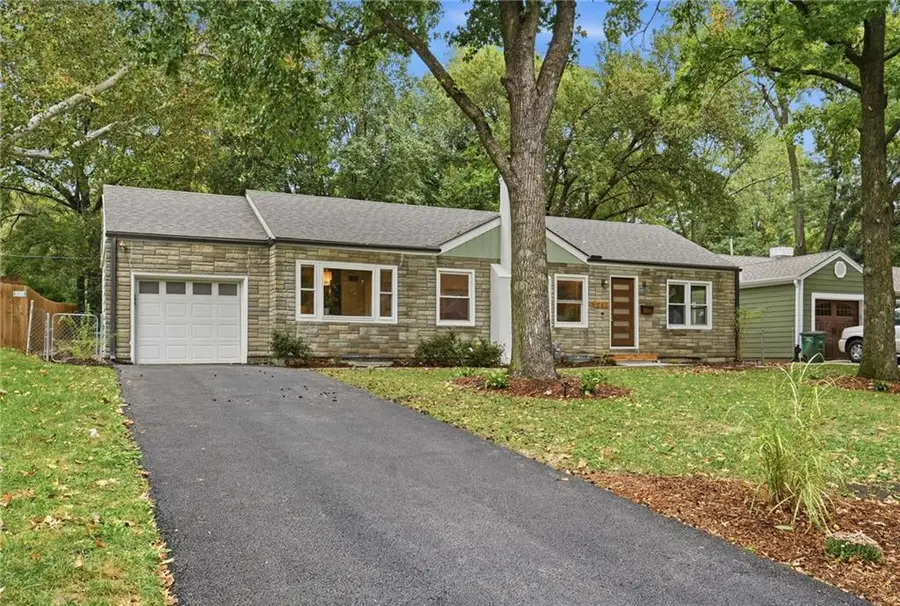 5041 Clark Drive, Roeland Park, KS 66205 - #2