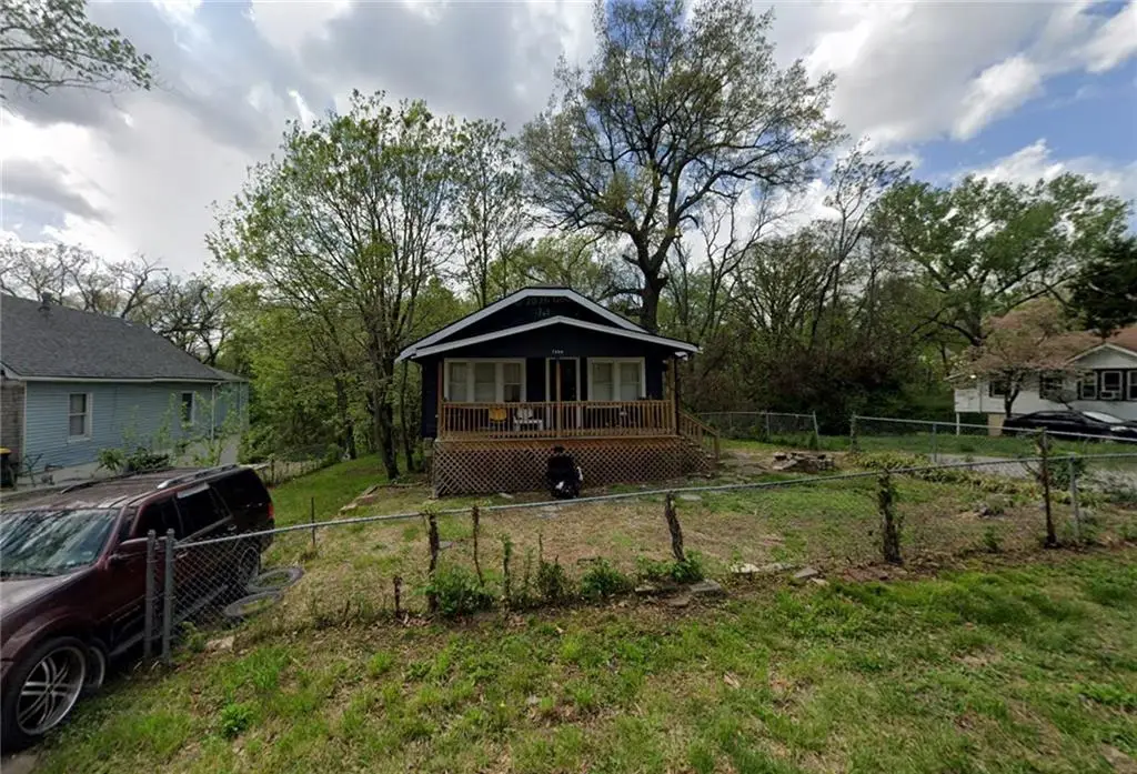 7000 Spruce Street, Kansas City, MO 64132 - #1