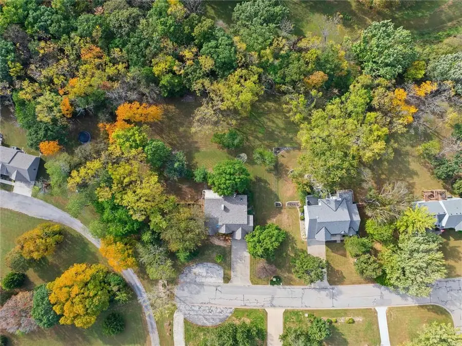 1320 S 105th Street, Edwardsville, KS 66111 - #3