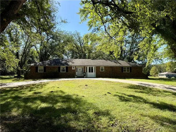 20425 W 103rd Terrace, Olathe, KS 66061
