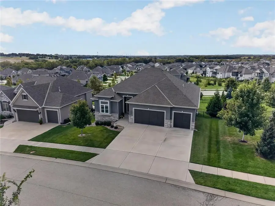 12827 W 172nd Terrace, Overland Park, KS 66221 - #2