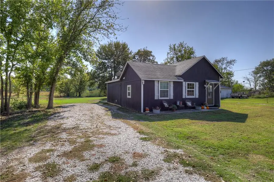 907 12th Street, Baxter Springs, KS 66713 - #2
