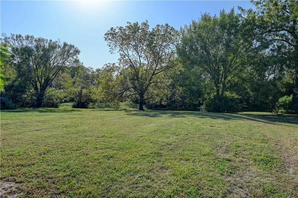 N Main Street, Kansas City, MO 64118 - #1