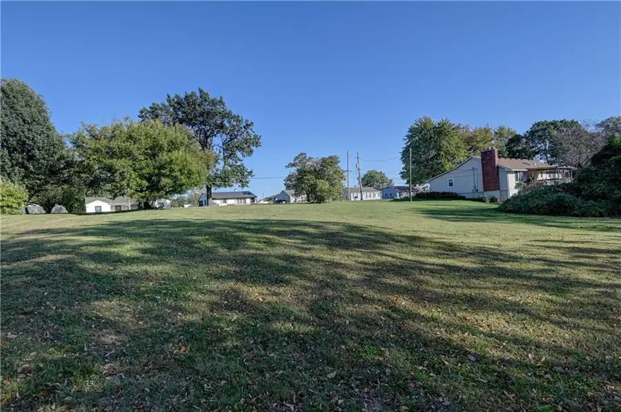N Main Street, Kansas City, MO 64118 - #2