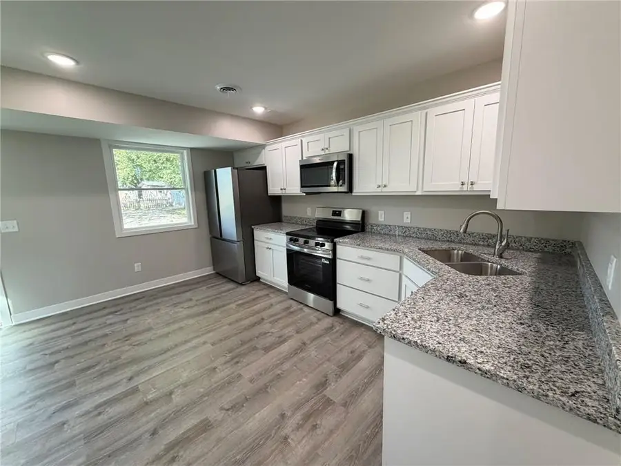 917 W Valley Street, Saint Joseph, MO 64504 - #3