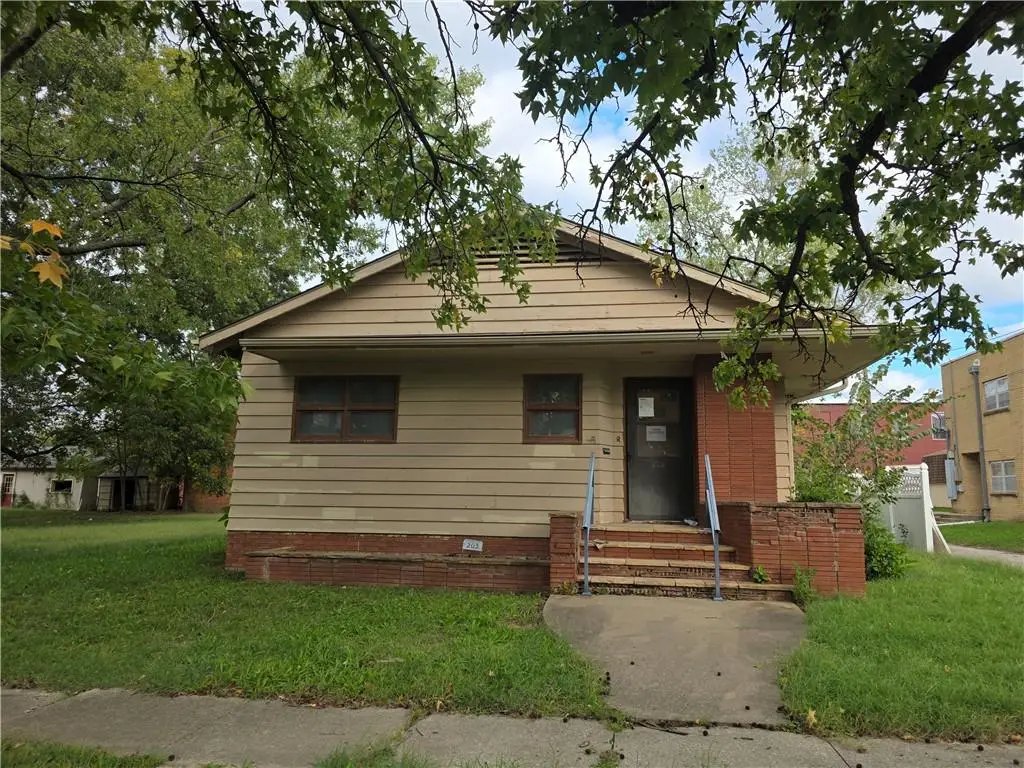 203 N Walnut N/a, Iola, KS 66749 - #1
